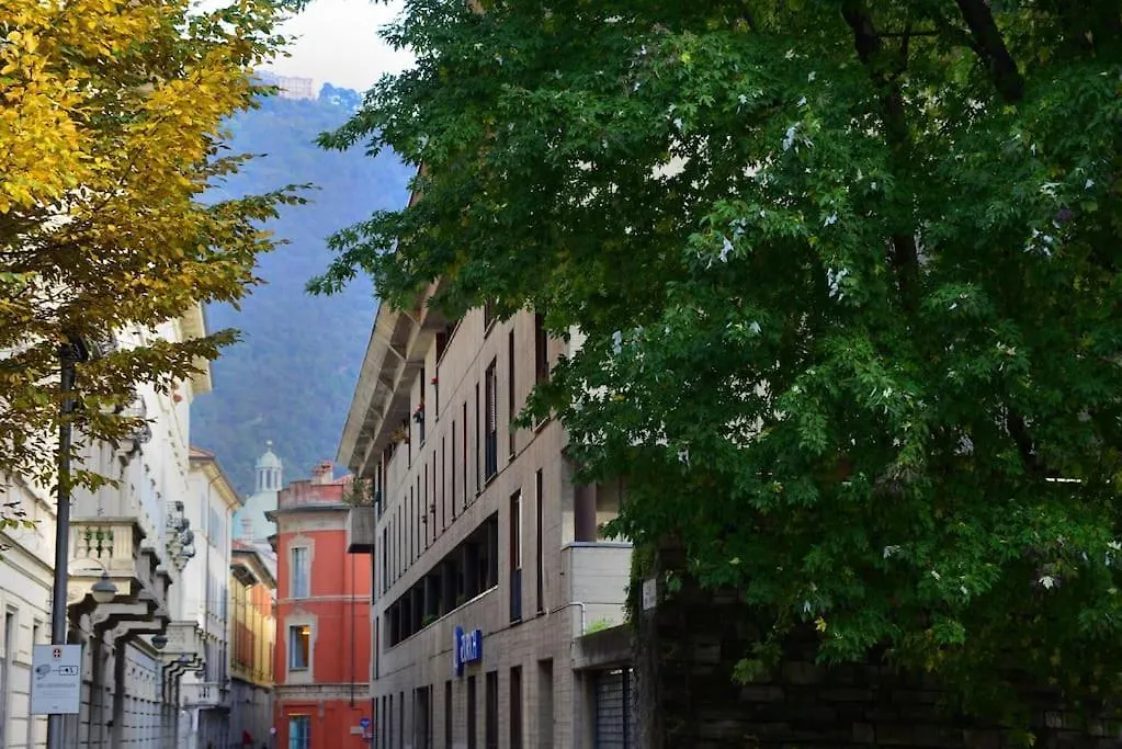 Trilocale Como Centro, Esclusivo 100 Mq Con 3 Balconi Apartment