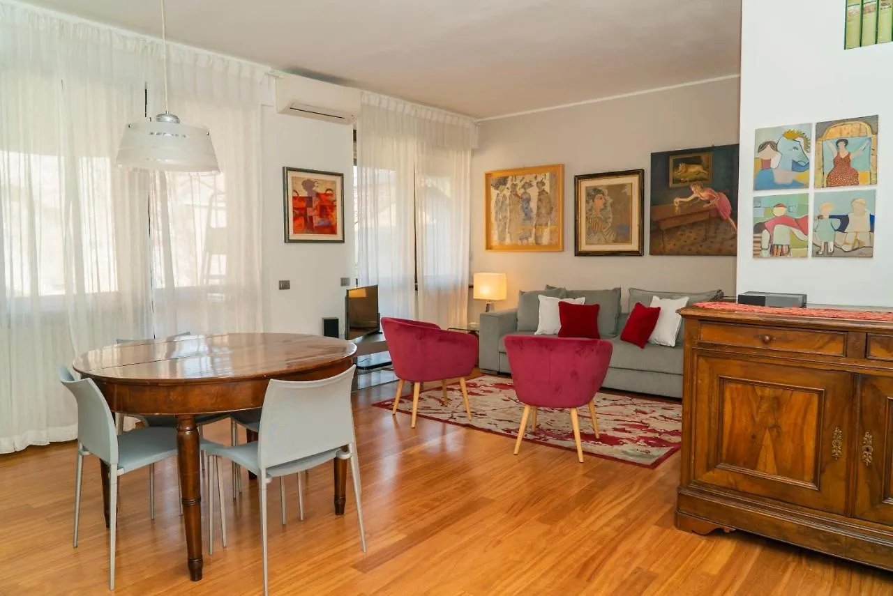 Trilocale Como Centro, Esclusivo 100 Mq Con 3 Balconi Apartment
