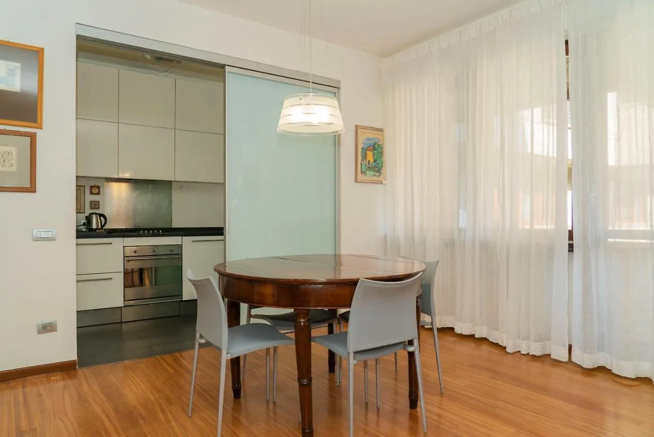 Trilocale Como Centro, Esclusivo 100 Mq Con 3 Balconi Apartment Italy