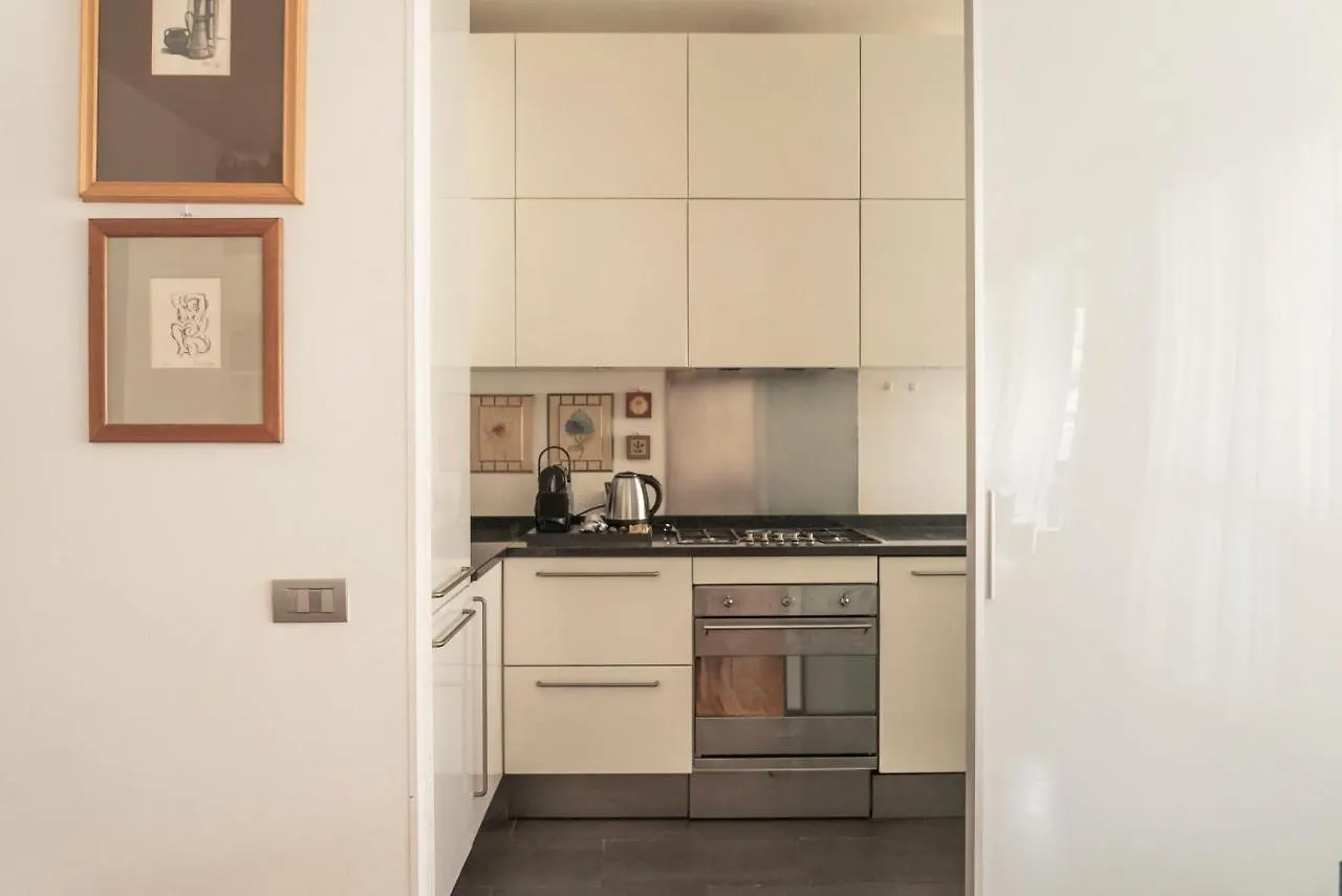 Trilocale Como Centro, Esclusivo 100 Mq Con 3 Balconi Apartment 0*,  Italy