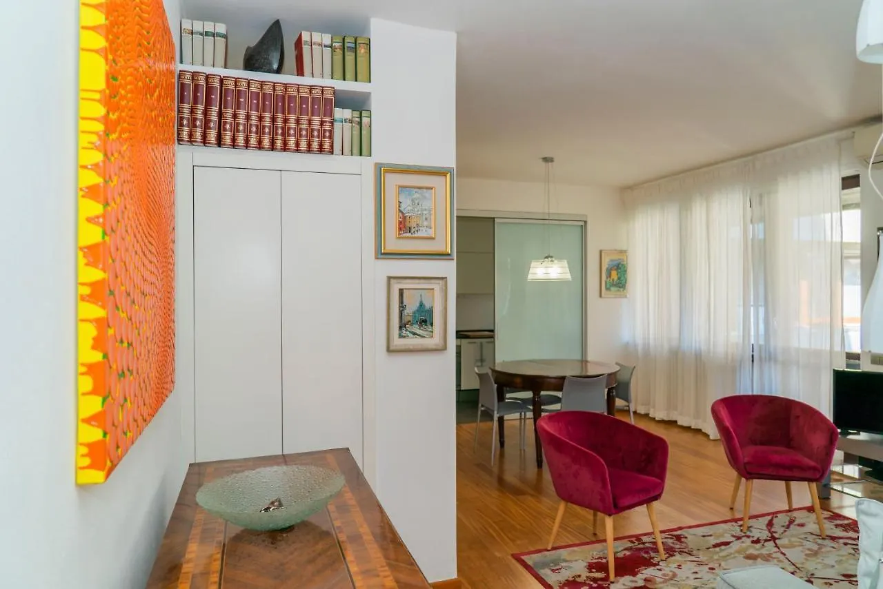Trilocale Como Centro, Esclusivo 100 Mq Con 3 Balconi Apartment