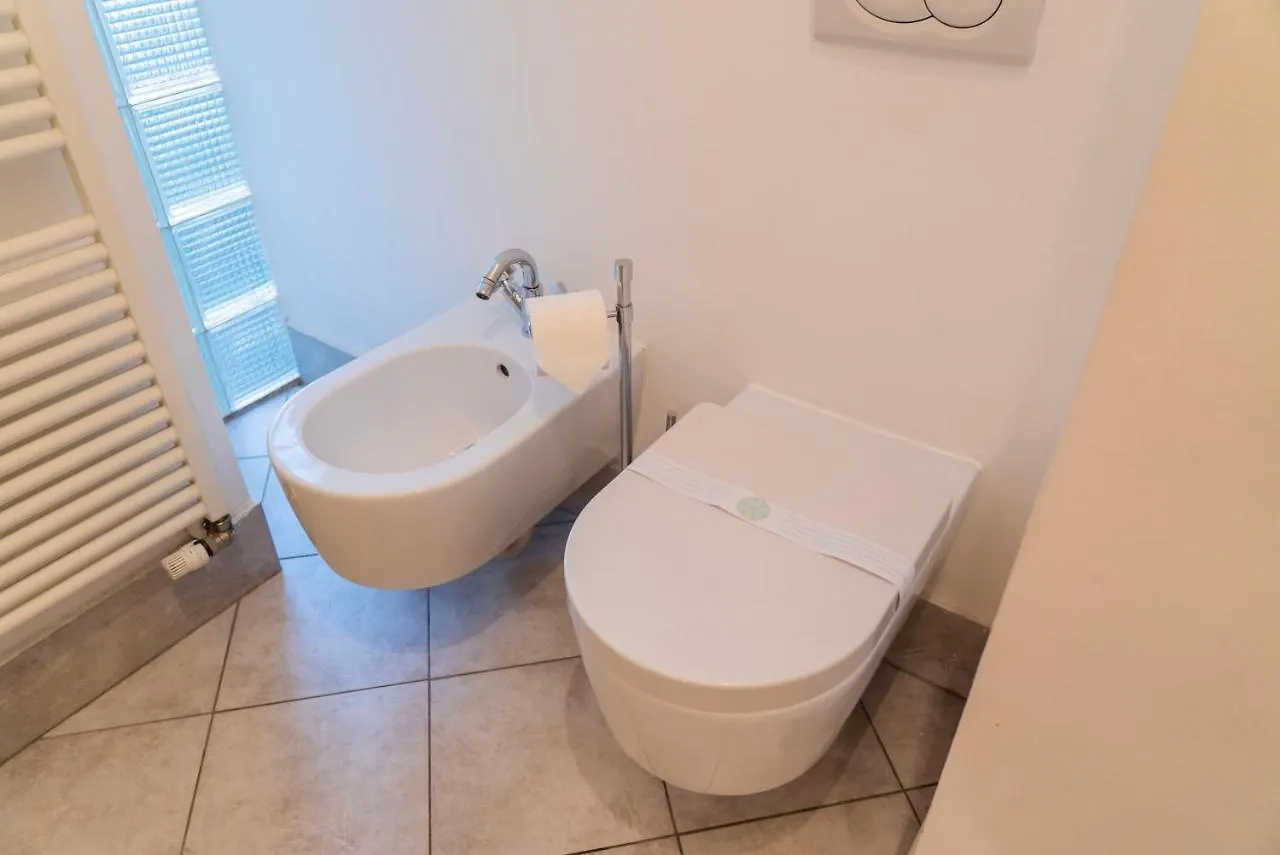 Trilocale Como Centro, Esclusivo 100 Mq Con 3 Balconi Apartment 0*,