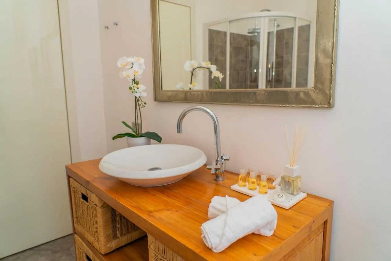 Trilocale Como Centro, Esclusivo 100 Mq Con 3 Balconi Apartment