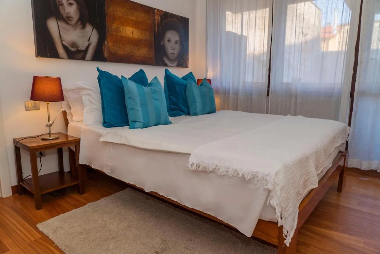 Trilocale Como Centro, Esclusivo 100 Mq Con 3 Balconi Apartment Italy
